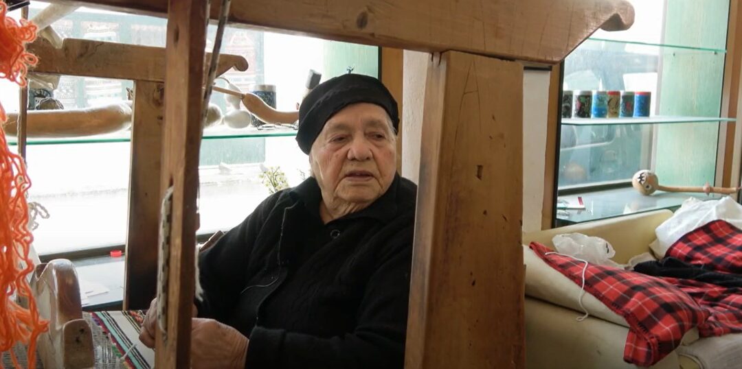 Αριστέα Ξυλούρη – Υφαίνοντας την ανεξαρτησία: Η μεταμόρφωση της υφαντικής σε δημιουργική δύναμη